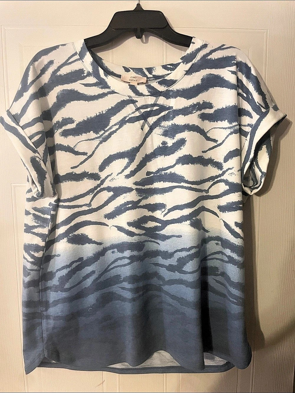 Como Vintage Blue & White Animal Print Tee Size XXL